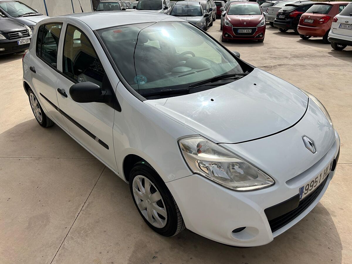 RENAULT CLIO YAHOO 1.2 SPANISH LHD IN SPAIN ONLY 40000 MILES SUPERB 2012